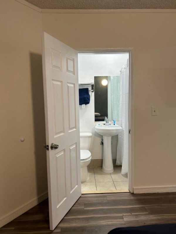 Budget Inn Hollywood image 35